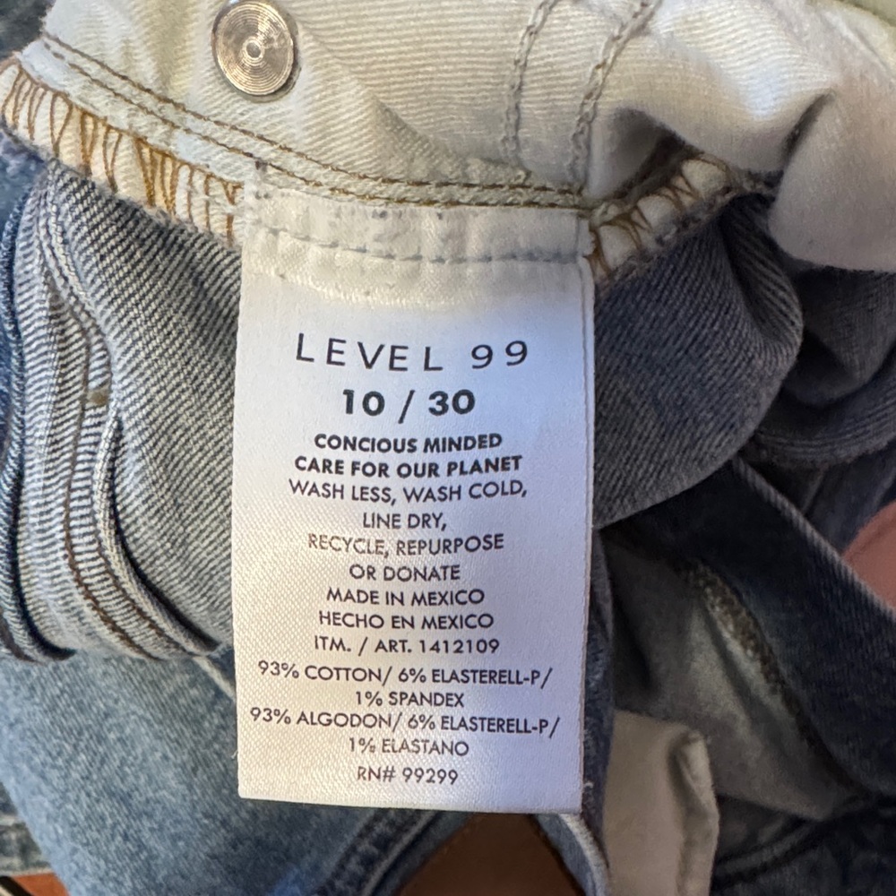 Women’s Level 99 skinny Jean - Picture 5 of 5
